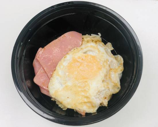 Ham and Egg Instant Noodle 火腿煎蛋一丁